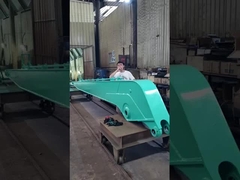 掘削機の取り壊し