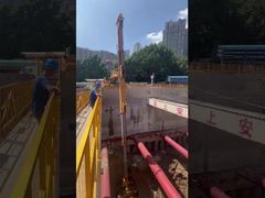 XCMG E310モデルは、25メートルの3段伸縮ブームと2.2立方メートルのオレンジバケットを備えています。