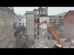 現代150の15メートルロングブームは、建物の解体に使用されます。
